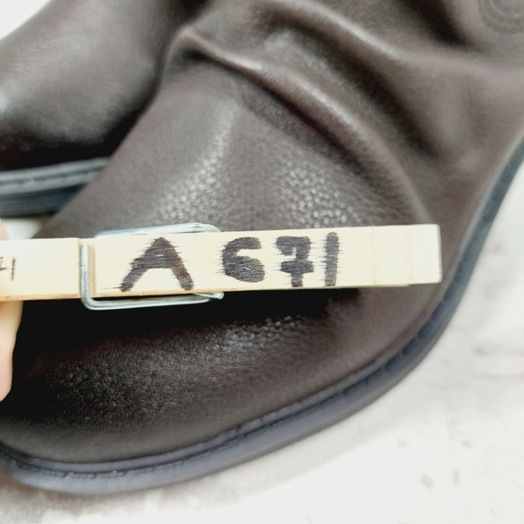 NEW Clarks Collection Hearth Rose Brown Leather Ankle Boots A671 - Picture 10 of 10